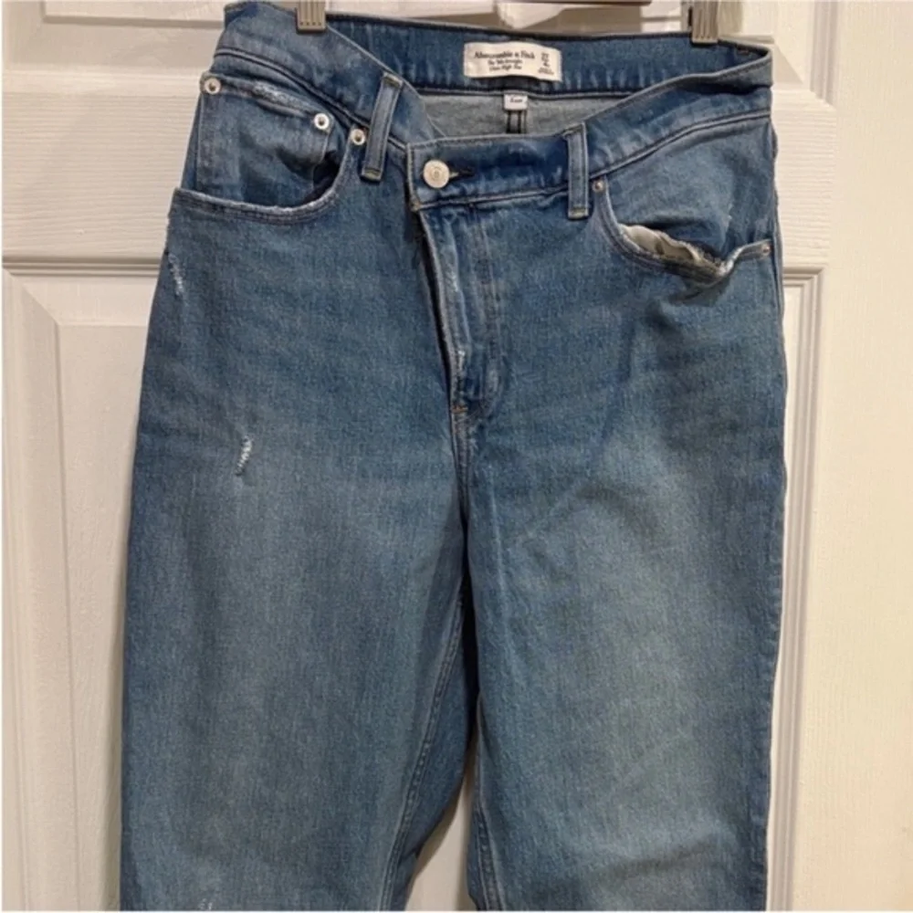 Abercrombie & Fitch Women's Relaxed Blue Jeans